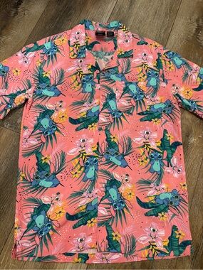 Men’s size small Disney vacation button up  Hawaiian stitch